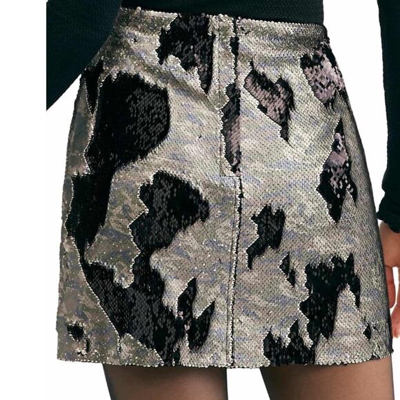 Free People Women's Black/Green Camo Reverse Sequin Stretch Mini Skirt sz 6 - Picture 5 of 8